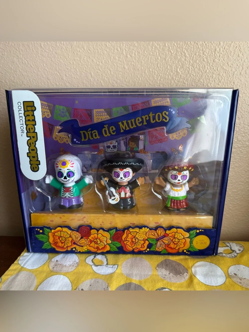Little People new in box Dia de Muertos set of 3